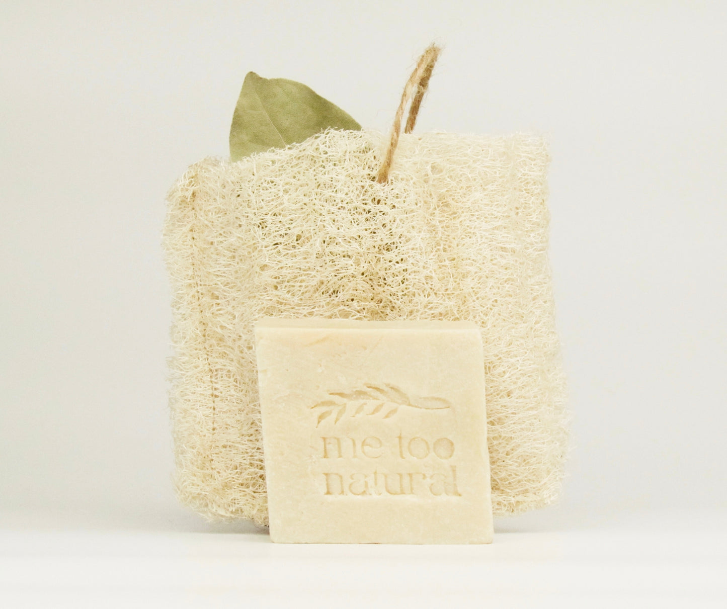 Aleppo Seife 30% Lorbeeröl mit Luffa Seifensäckchen - traditionelle Naturseife & sanftes Peeling Set