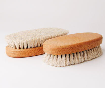 Trockenbürste Buche - Natur Körperbürste für sanfte Trockenmassage mit Ziegenhaar