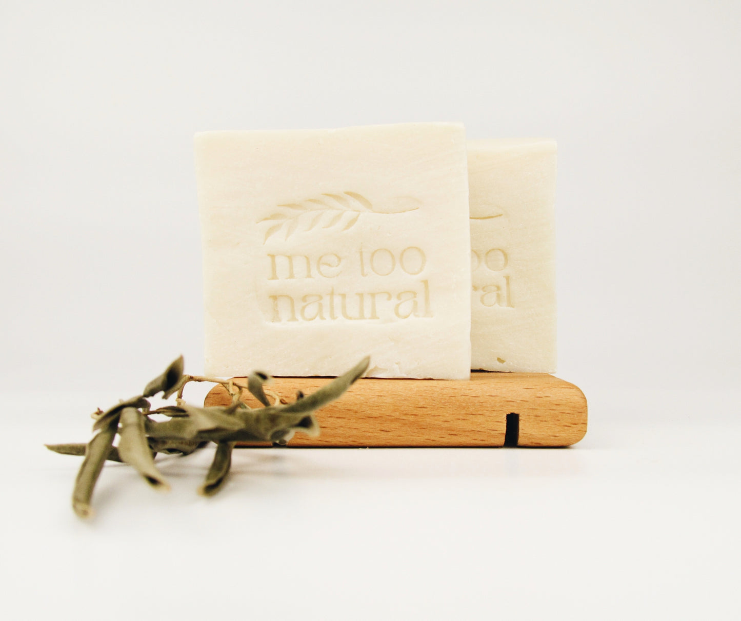 Naturseife Olivenöl 2er Set mit Holz Seifenablage - feste Seife ohne Duftstoffe für Hände & Körper